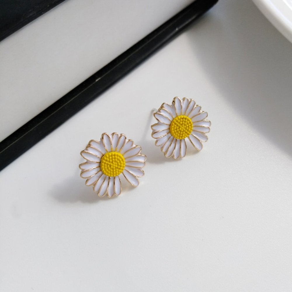 💕Last one Enamel Daisy Stud Sterling Silver - Picture 5 of 7